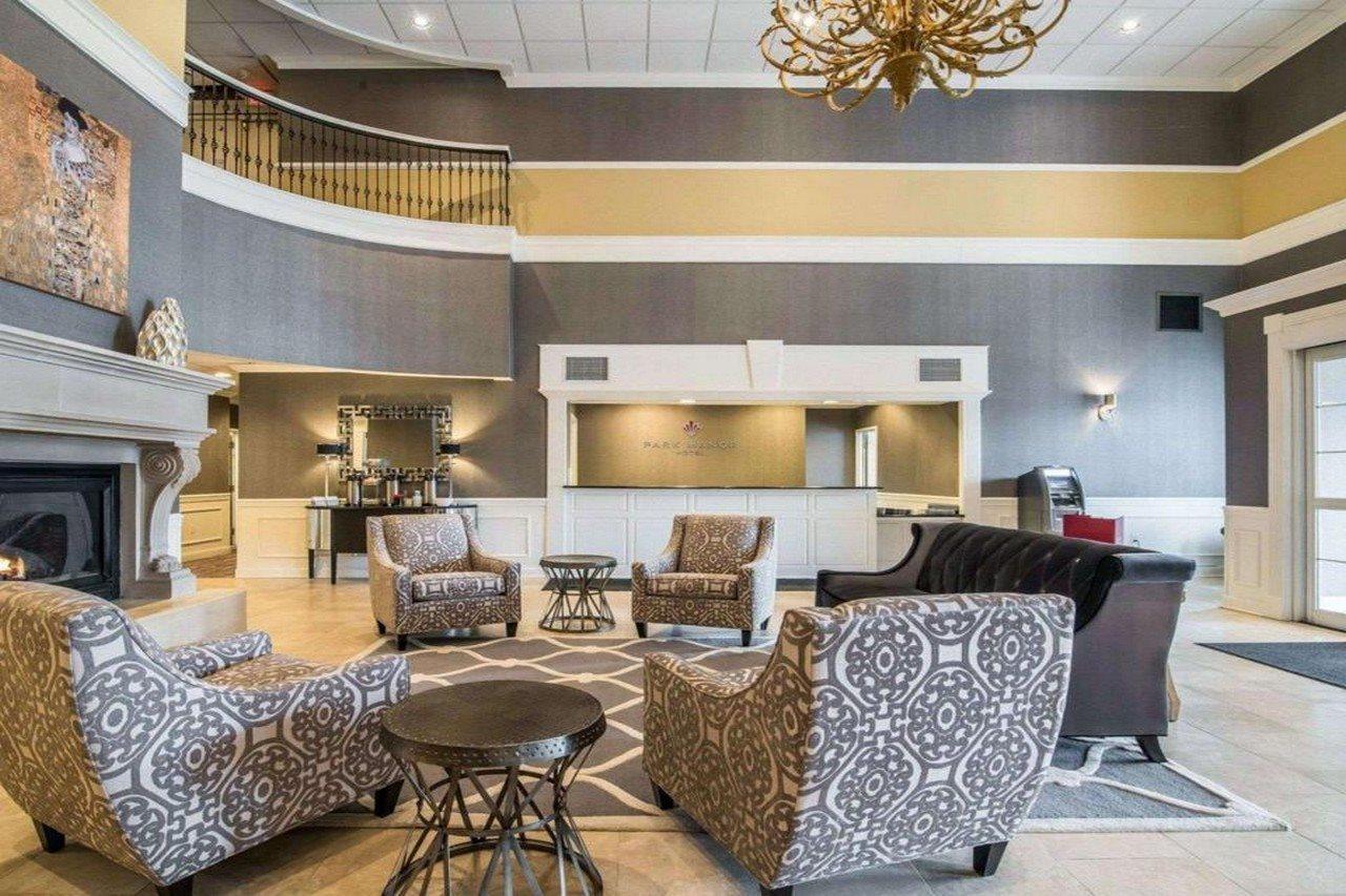Park Manor Hotel Clifton Park Extérieur photo The lobby of the Best Western Premier Executive Residency Royal Palm Beach