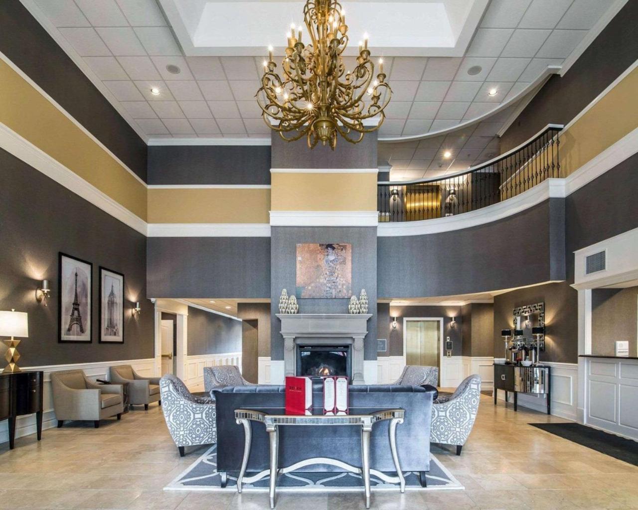 Park Manor Hotel Clifton Park Extérieur photo The lobby of the hotel