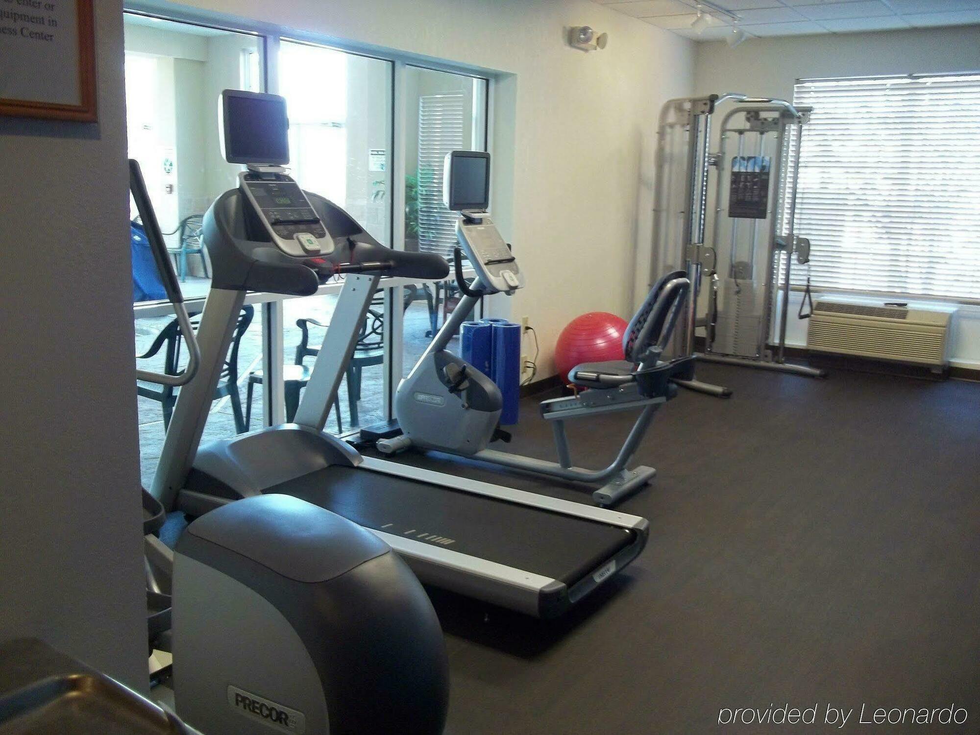 Park Manor Hotel Clifton Park Extérieur photo A typical gym